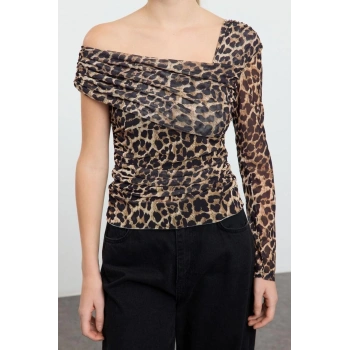 Kadın Şık Regular Asimetrik Yaka Tek Kol Slim Kalıp Örme Leopar Baskılı Vücuda Oturan Esnek Bluz