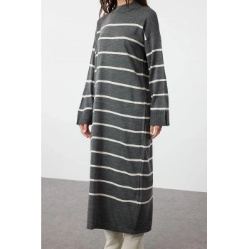 Yeni Regular Casual Günlük Tek Plaka Dokuma V Yaka Uzun Kol A-Line Midi Boy Tesettür Elbise