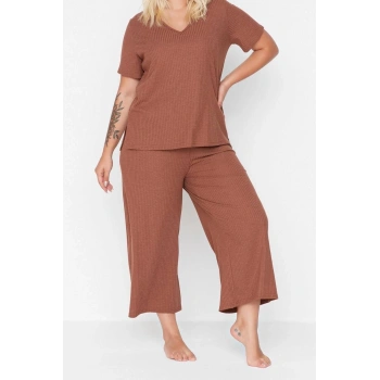 Büyük Beden Kadın Pamuk Polyester V Yaka Kısa Kol Fitilli V Yaka Capri Boy Örme Pijama Takımı