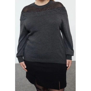 Kadın Büyük Beden Moda Şık Regular Bisiklet Yaka Uzun Kol Saç Örgü lü Tül Detaylı Triko Kazak