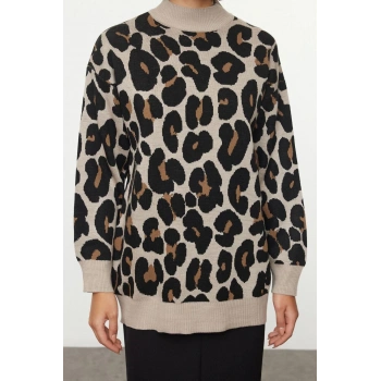 Kadın Tesettür Moda Şık Standart Bisiklet Yaka Uzun Kol Dokulu Leopar Desenli Triko Kazak