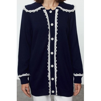 Kadın Tesettür Moda Şık Regular Bebe Yaka Uzun Kol Düz Siyah Bebe Yakalı Dantel Detaylı Triko Hırka