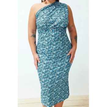 Kadın Büyük Beden Midi Boy Vücuda Oturan Tek Omuz Asimetrik Büzgü ve Degaje Detaylı Örme Elbise