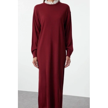 Kadın Moda Şık Tesettür Maxi Boy Dik Yaka Relaxed Bordo Brode Yaka Detaylı Triko Elbise