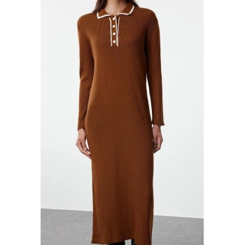 Kadın Moda Şık Tesettür Maxi Boy Polo Yaka Fitted Yakası Biyeli Triko Elbise