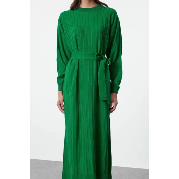 Kadın Moda Şık Tesettür Maxi Boy Dik Yaka Relaxed Kuşaklı Triko Elbise