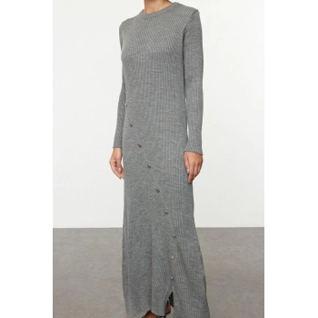 Kadın Moda Şık Tesettür Maxi Boy Bisiklet Yaka Fitted Gri Düğme Detaylı Triko Elbise