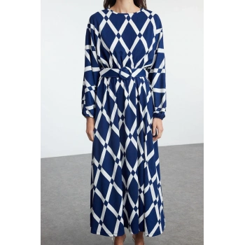 Kadın Moda Şık Tesettür Maxi Boy Bisiklet Yaka Regular Desenli Kemer Detaylı Krinkle Dokuma Elbise