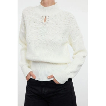 Kadın Moda Şık Dik Yaka Standart Kol Regular Taş Ve İnci Detaylı Triko Kazak