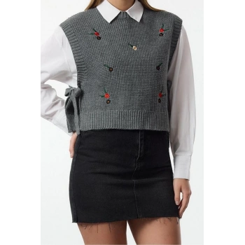 Kadın Moda Şık Bisiklet Yaka Standart Kol Regular İşlemeli Triko Süveter