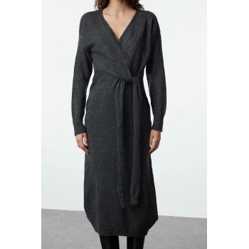 Kadın Moda Şık Midi Boy Kruvaze Kruvaze Yumuşak Dokulu Triko Yaka Bağlamalı Elbise