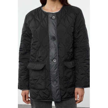 Kadın Moda Şık Regular Bisiklet Yaka Midi Renkli Astarlı Pat Detaylı Kapitone Şişme Mont