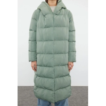 Kadın Moda Regular Kapüşonlu Yaka Uzun Astarlı Yandan Çıtçıtlı Su İtici Kışlık Kapitone ŞişmeMont