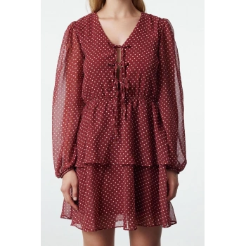 Kadın Mini Boy V Yaka Puantiye Desenli Eteği Belden Açılan Fiyonk Yaka Detaylı Şifon Dokuma Elbise