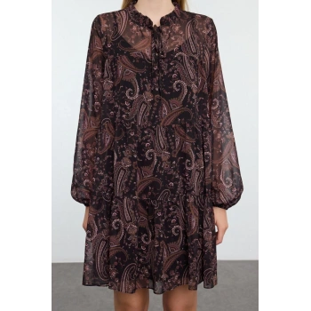 Kadın Moda Şık Mini Boy Dik Yaka Regular Şal Desenli Bol Kalıp Astarlı Şifon Dokuma Kışlık Elbise