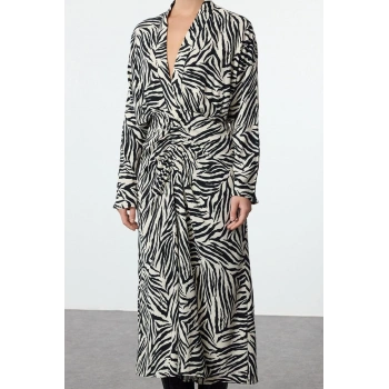 Kadın Midi Boy V Yaka Fitted Animal Desen Yaka Açıklığı Ayarlanabilir Eteği Büzgülü Dokuma Elbise