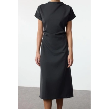 Kadın Moda Şık Midi Boy Degaje Yaka Regular A Kesim Krep Dokuma Elbise