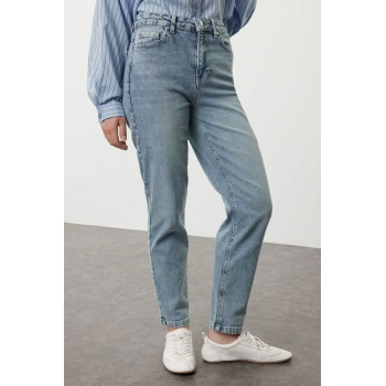 Kadın Moda Şık Kot Pantolon Boru Paça Uzun Boy Denim Normal Bel Slim Mom Jeans