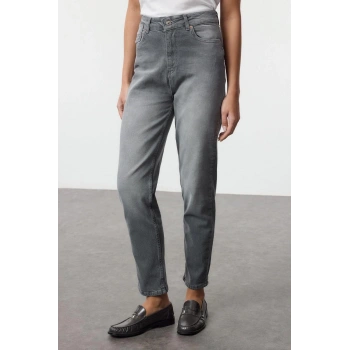 Kadın Moda Şık Kot Pantolon Boru Paça Uzun Boy Denim Gri Yüksek Bel Comfort Mom Jeans