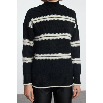 Kadın Moda Şık Bisiklet Yaka Standart Kol Regular Yumuşak Dokulu Geniş Kalıp Çizgili Triko Kazak