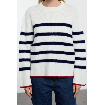 Kadın Moda Bisiklet Yaka Standart Kol Regular Yumuşak Dokulu Geniş Kalıp Basic Çizgili Triko Kazak