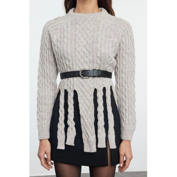 Kadın Moda Şık Bisiklet Yaka Standart Kol Regular Püsküllü Triko Kazak