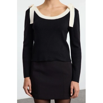 Kadın Moda Şık Havuz Yaka Standart Kol Regular Kurdeleli Detaylı Renk Bloklu Triko Kazak