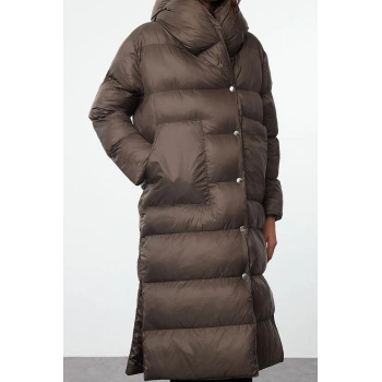 Kadın Moda Bol Şal Yaka Uzun Düz Astarlı Koyu Kuşaklı Kapüşonlu Fermuarlı Su İtici Kışlık Şişme Mont