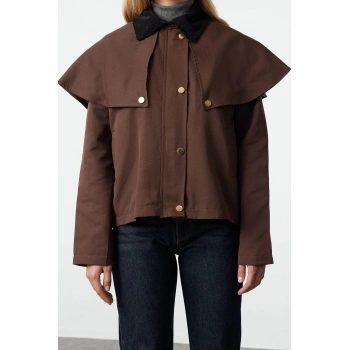 Kadın Moda Şık Oversize Gömlek Yaka Standart Düz Astarlı Omuz ve Yaka Detaylı İnce Ceket Mont