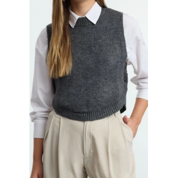 Kadın Moda Şık Bisiklet Yaka Standart Kol Crop Yumuşak Dokulu Düğmeli Triko Süveter