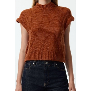 Kadın Moda Şık Bisiklet Yaka Standart Kol Regular Yumuşak Dokulu Crop Kısa Kol Triko Süveter