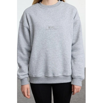 Kadın Oversize Bisiklet Yaka Düşük Kol Uzun Slogan Nakışlı Kalıp Kalın İçi Polarlı Örme Sweatshirt