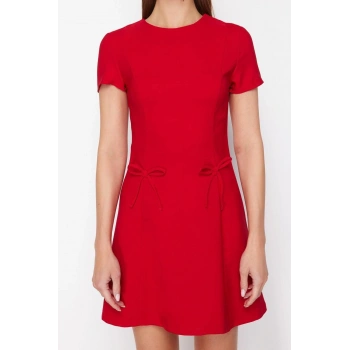 Kadın Moda Şık Mini Boy Bisiklet Yaka Regular Eteği Belden Açılan Fiyonk Detaylı Dokuma Elbise