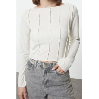 Stil Kadın Dikiş Detaylı Carmen Yaka Fitted Vücuda Oturan Fitilli Bluz Regular Slim Kalıp Düşük Kol