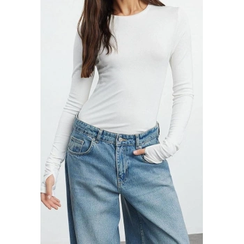 Stil Kadın Viskon Yumuşak Kumaşlı Parmak Geçme Detaylı Esnek Bluz Regular Örme Slim Kalıp