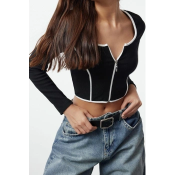 Stil Kadın Kontrast Biye Detaylı Fitted Vücuda Oturan Esnek Bluz Standart Örme Regular Kalıp