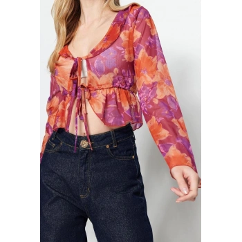 Stil Kadın Çiçek Desenli Bağlama ve Fırfır Detaylı Esnek Tül Bluz Crop Regular Kalıp İspanyol Kol