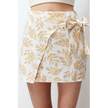Moda Regular Çiçekli Desen Günlük Mini Boy Bağlama Detaylı Kruvaze Dokuma Keten Görünümlü Etek