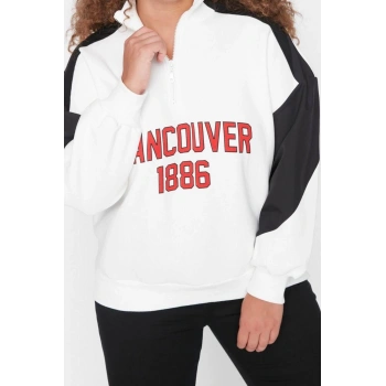 Büyük Beden Tarz Regular Dik Yaka Düşük Kol Regular Baskılı Kalın Şardonlu Örme Sweatshirt