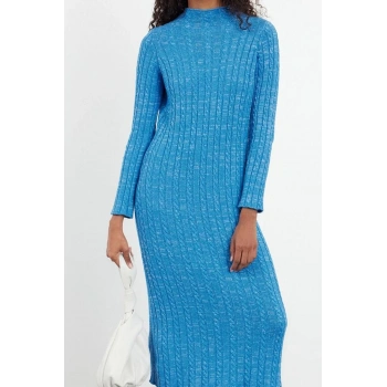 Moda Stil Fitted Dik Yaka Midi Boy Tesettür Denim Yıkamalı Saç Örgülü Triko Elbise