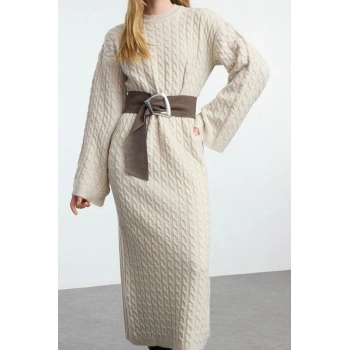 Moda Stil Oversize Bisiklet Yaka Maxi Boy Tesettür Saç Örgülü Triko Elbise