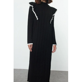 Moda Stil Relaxed Bisiklet Yaka Maxi Boy Tesettür Fırfır Detaylı Triko Elbise