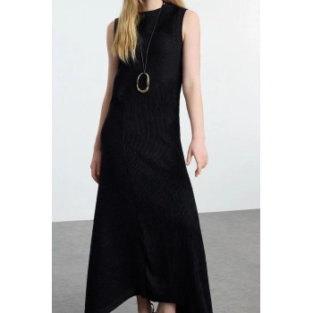 Moda Stil Regular Bisiklet Yaka Midi Boy Tesettür Örme İçlik Astar Elbise