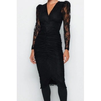 Moda Stil Fitted V Yaka Midi Boy Vücuda Oturan Astarlı Drapeli Dantel Şık Abiye Elbise