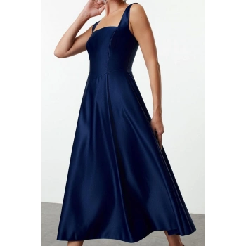 Moda Stil Fitted Kare Yaka Midi Boy Elbise