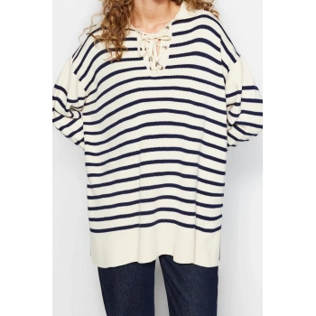 Kadın Modern Tarz Rahat Uzun Kare Yaka Çizgili Kol Regular Triko Kazak