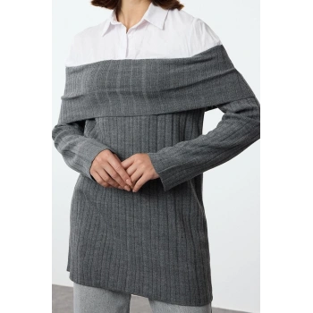 Kadın Modern Tarz Rahat Uzun Kayık Yaka Düz Kol Regular Triko Kazak