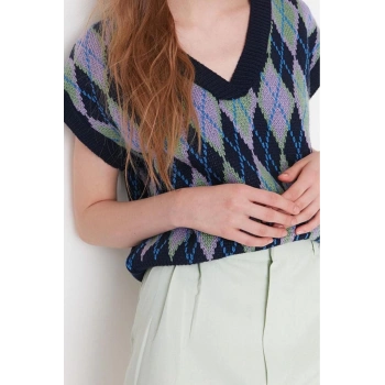 Kadın Modern Tarz Rahat Kolsuz V Yaka Baklava Kol Regular Triko Süveter
