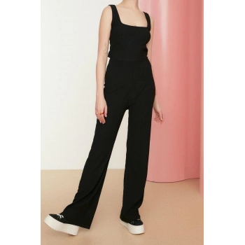 Kadın Moda ispanyol paça Kare Yaka Uzun Sırt Dekolteli Bağlama Detaylı Bürümcük Dokulu Örme Tulum