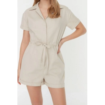 Kadın Moda Standart Kol Boru Paça Gömlek Yaka Kısa Bağlama Detaylı Gabardin Süper Mini Dokuma Tulum